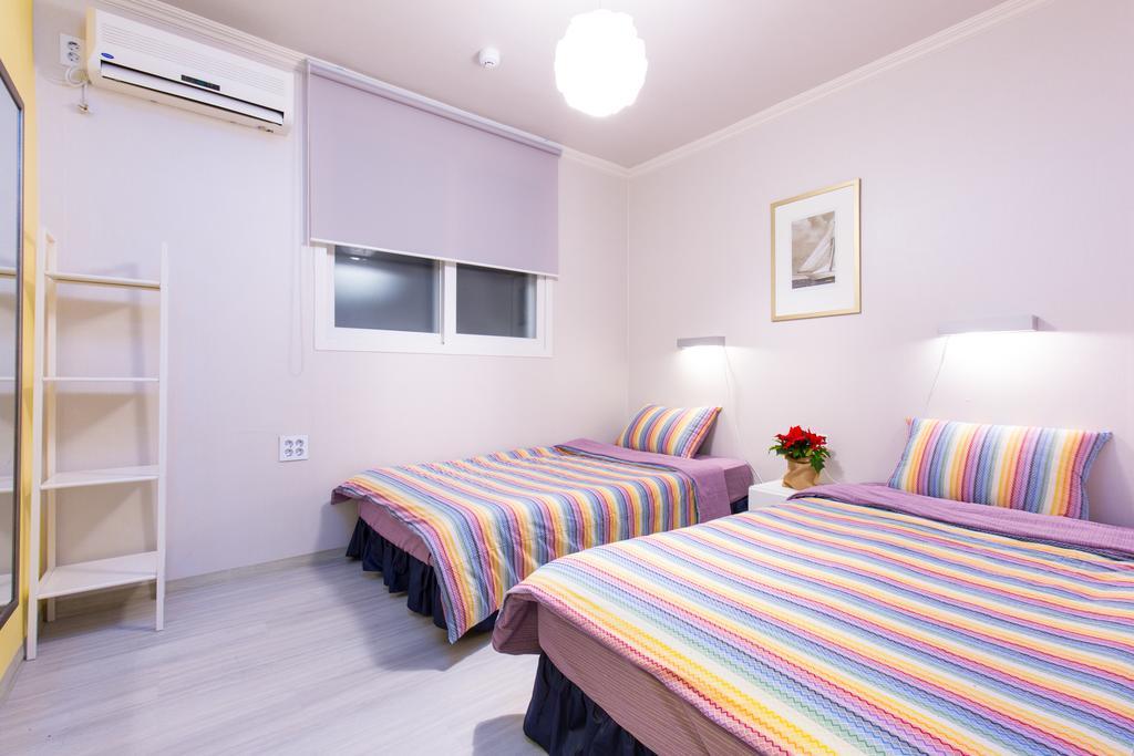 Oh Blue Guesthouse Сеул Номер фото
